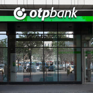 Több pénzmosásgyanús ügyletet nem jelentett az OTP haladéktalanul, bírság lett a vége