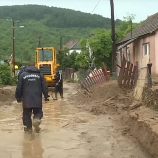 A sár elöntötte a recski családokat, bányatársaság ügyvédje mégis vitatja, hogy káresemény történt