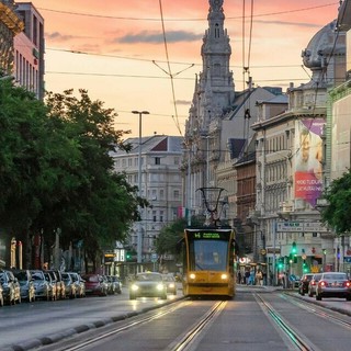 Az egykori patinás Nagykörúton most száz üres üzlethelyiség várja új gazdáját