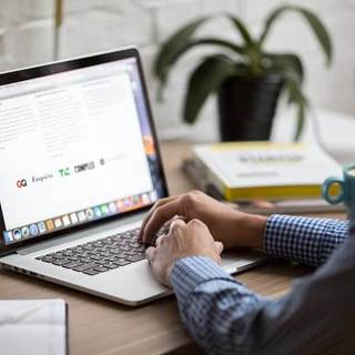 A médiahatóság azt kéri, ne dőljünk be a személyre szabott internetes hirdetéseknek