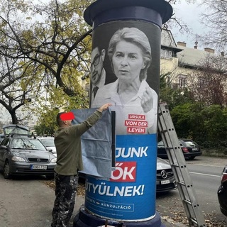 Miért tűnt el Soros György fiának keze a kormány plakátjairól?