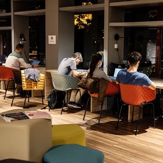 Nem mindennapi luxus a Fidesz janicsárkeltetőjében