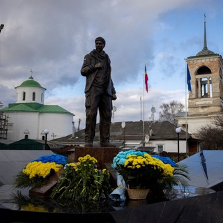 Szobrot állítottak annak az ukrán mesterlövésznek, akit az oroszok kamerák előtt végeztek ki