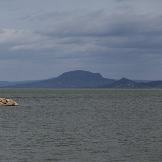 Akkora a baj a Balatonnál, hogy a miniszter segítségét kérik az önkormányzatok