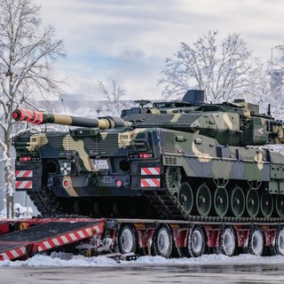 Megérkezett Magyarországra a világ egyik legkorszerűbb harckocsija