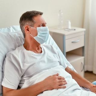 Koronavírus: újra kötelező a maszk viselése ezekben a magyar kórházban