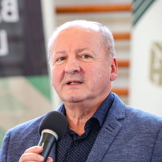 Az okoseszközök csapdájától félti a fiatalokat a KDNP frakcióvezetője