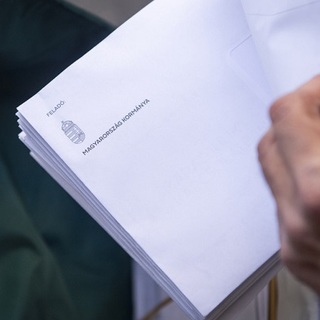 Publicus: még a fideszesek csaknem ötöde szerint is irányítottak a nemzeti konzultáció kérdései