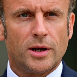 Macront a köztársaság elárulásával vádolják, mert részt vett egy hanuka szertartáson