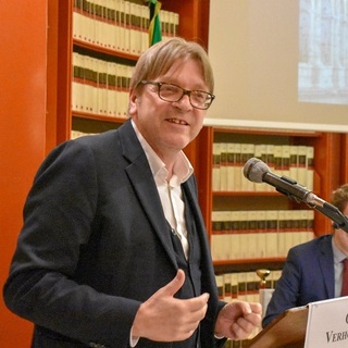 Verhofstadt: Ukrajna csak Magyarország után a legkorruptabb