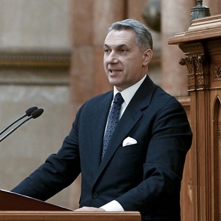 Lázár szerint irreális a volánbuszosok 25 százalékos béremelése