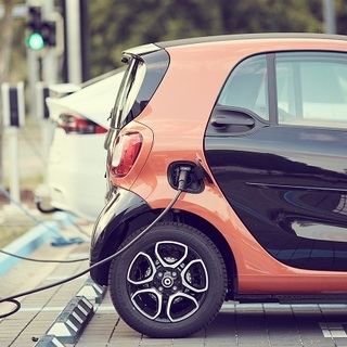 Februárban rajtolhat el a vállalkozások elektromos jármű-beszerzéseit támogató program