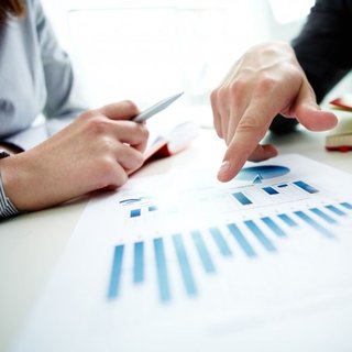 Hitelminősítés: félig tele/félig üres, vagy inkább félig üres/félig tele? Kérdés, honnan közelítünk