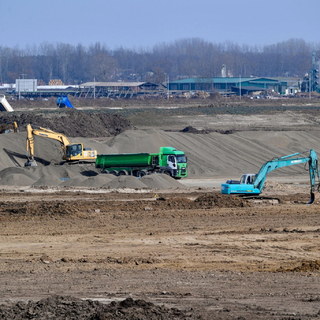 Hiába semmisítette meg a Kúria az iparbiztonsági engedélyét a CATL továbbra is építi a debreceni akkumulátorgyárát