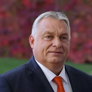 Orbán Viktor nem olyan erős, mint amilyennek láttatni akarja magát