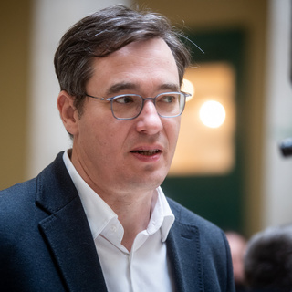 Karácsony Gergely: 2024-ben is folytatódik az önkormányzat és a fővárosi cégek munkavállalóinak béremelése