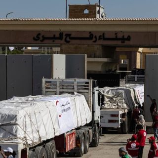 Az izraeli hadsereg négy órás taktikai szünetet tart humanitárius célból Rafahban