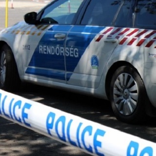 Több jármű ütközött, csak a leállósáv járható az M1-esen Győrnél