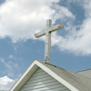 Több millió forintot emeltek le csalók egy somogyi plébánia bankszámlájáról