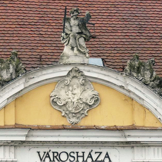 Üzent a kormány az ellenzéki városoknak: tetszettek volna jól választani