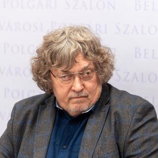 Vidnyánszky szerint elgondolkodtató, miért pont advent előtt történt a baleset a színházban