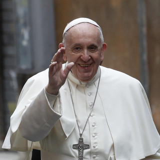 Ferenc pápa jóváhagyta, hogy az azonos nemű párokat is megáldhassák