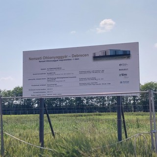 Orbán újabb milliárdokat ad a még nem létező oltóanyaggyárra