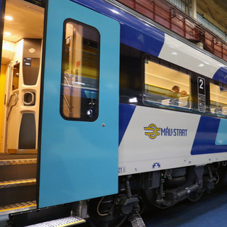 A téli szünetben is ingyen utazhatnak az alsósok a MÁV, a GYSEV és a Volánbusz járatain