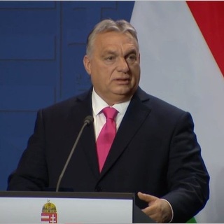 Orbánnál az alkalom határozza meg, hogy kinek mit mond