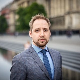 Kele János kiszáll a Momentum elnökségéből