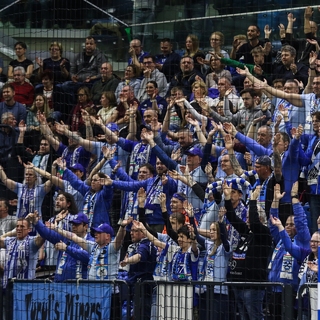 Kupakgyűjtésbe kezdtek a tatabányai ultrák