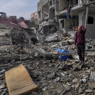 Folytatódó izraeli bombázások – nem bírják a terhelést a gázai kórházak