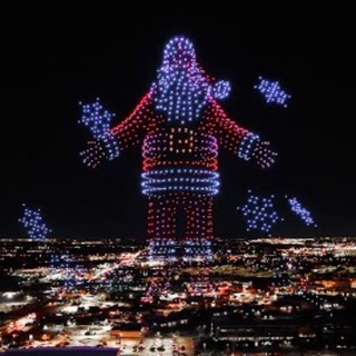 Ezernél is több drónból rajzoltak karácsonyfát az égre