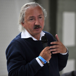 "A kalandozó pogány magyarok után most az orbáni barbár kalandozásokkal szemben kell felállnia Európának"