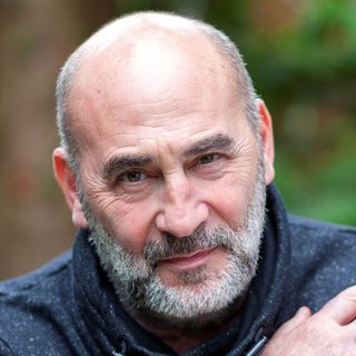 Kulka János: szégyellem magam, bicegek, néznek