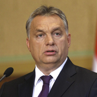 Orbán Viktor nem pihen, államtitkárokat mentett fel és nevezett ki