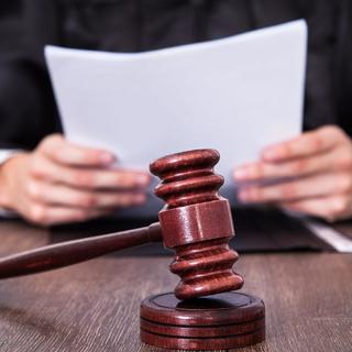 Fontos változás a békéltetésben: bírósági ítélettel egyenértékű döntést hozhatnak