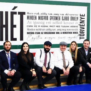 Zero waste Németh Szilárd módra: most éppen a birkózokat bombázzák Orbán-bölcsességekkel