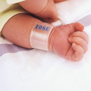 Január 1-jétől megszüntetik itthon az újszülöttek SMA-szűrését!