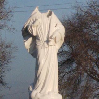 Ismét szétverték a dunavecsei Szűz Mária-szobrot