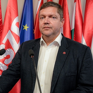 "Igazságtalan, hogy egy minimálbéres és Mészáros Lőrinc is ugyanakkora adókulccsal adózik"