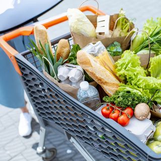 Megfordult a trend, ismét gyorsult az élelmiszerinfláció – a mi kosarunkban már biztosan