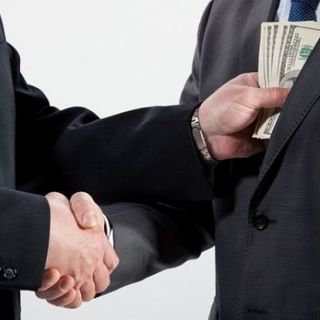 Pénzért árult diplomáciai pozíciókat az egyik volt tiszteletbeli magyar konzul