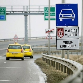 Fontos határidó a közlekedőknek: ma éjfélkor lejár több mint 3 millió e-matrica