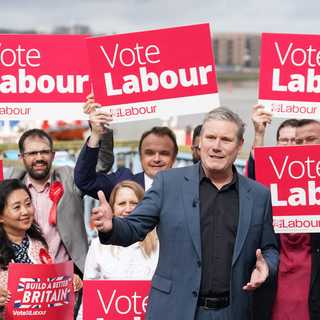 Rekordon a brit Munkáspárt vezetőjének támogatottsági előnye