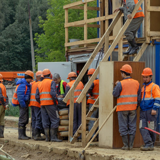 Keményebb fellépést kérnek a fekete munka ellen a szakszervezetek