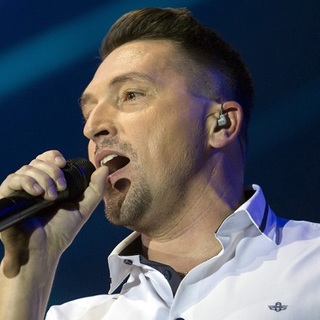 Arra kérik a magyar adófizetők Ákost, hogy maradjon ember