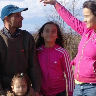 13 éves lány iskolás dílertől kapott a suliban e-cigit