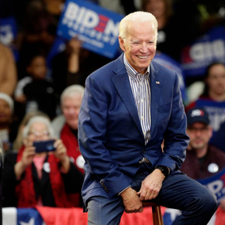 Joe Biden magabiztosan győzött az első előválasztáson, Dél-Karolinában