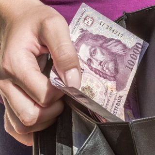 Kiderült, ennyi hamis forintot és eurót találtak tavaly Magyarországon